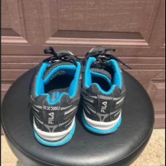 Size 9 fils running shoes - Picture 3 of 5